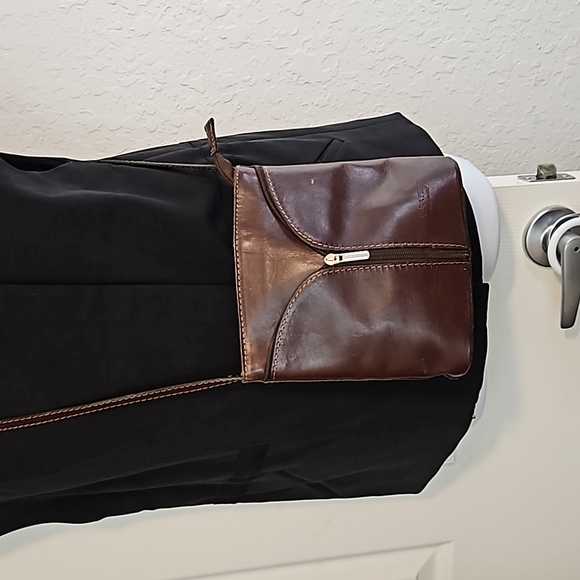 Vera Pelle Handbags - Vera Pelle dark brown crossbody purse approx 7x8 inches